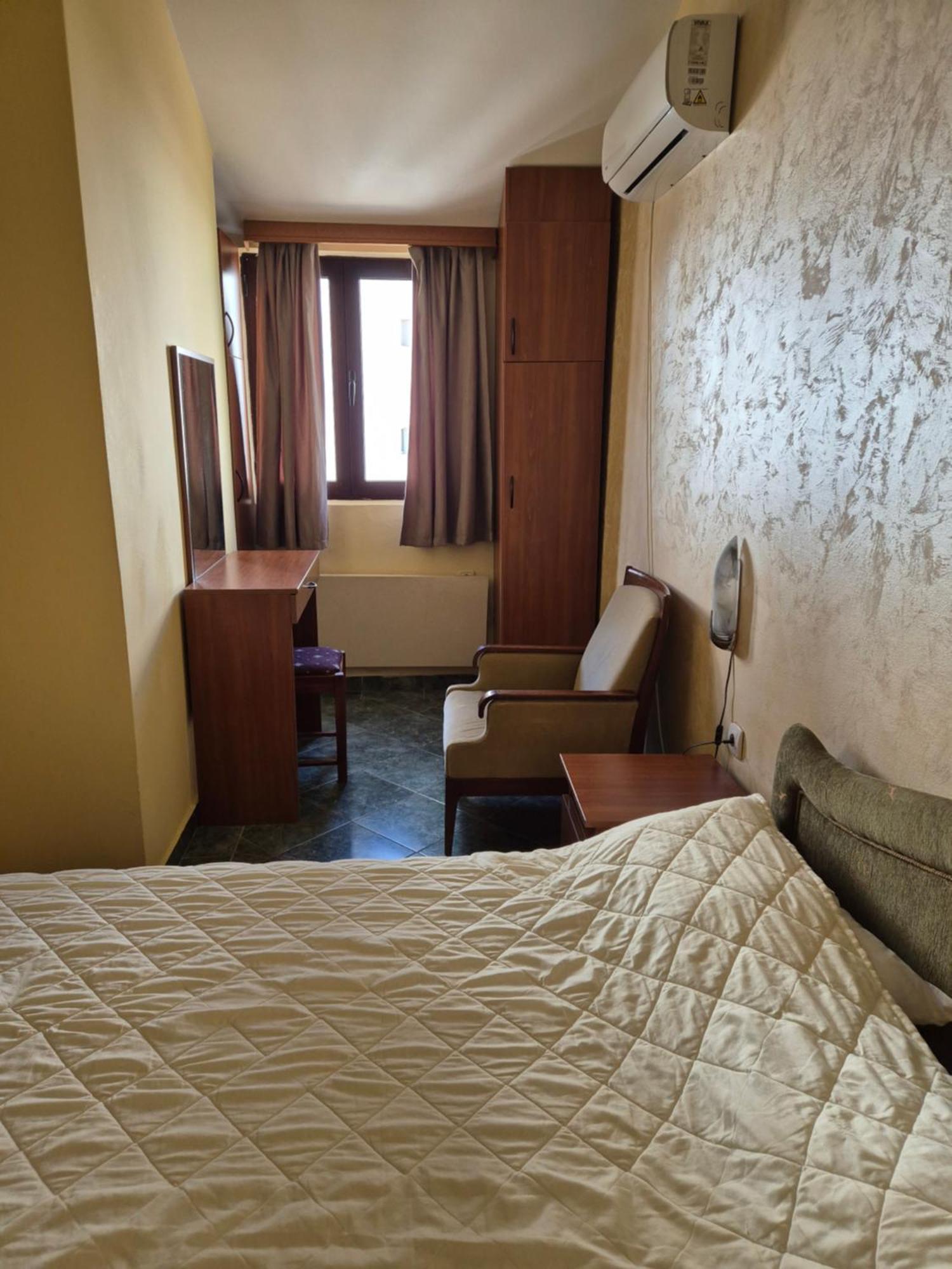 Mali Milocer Bay Accommodation Светі-Стефан Номер фото