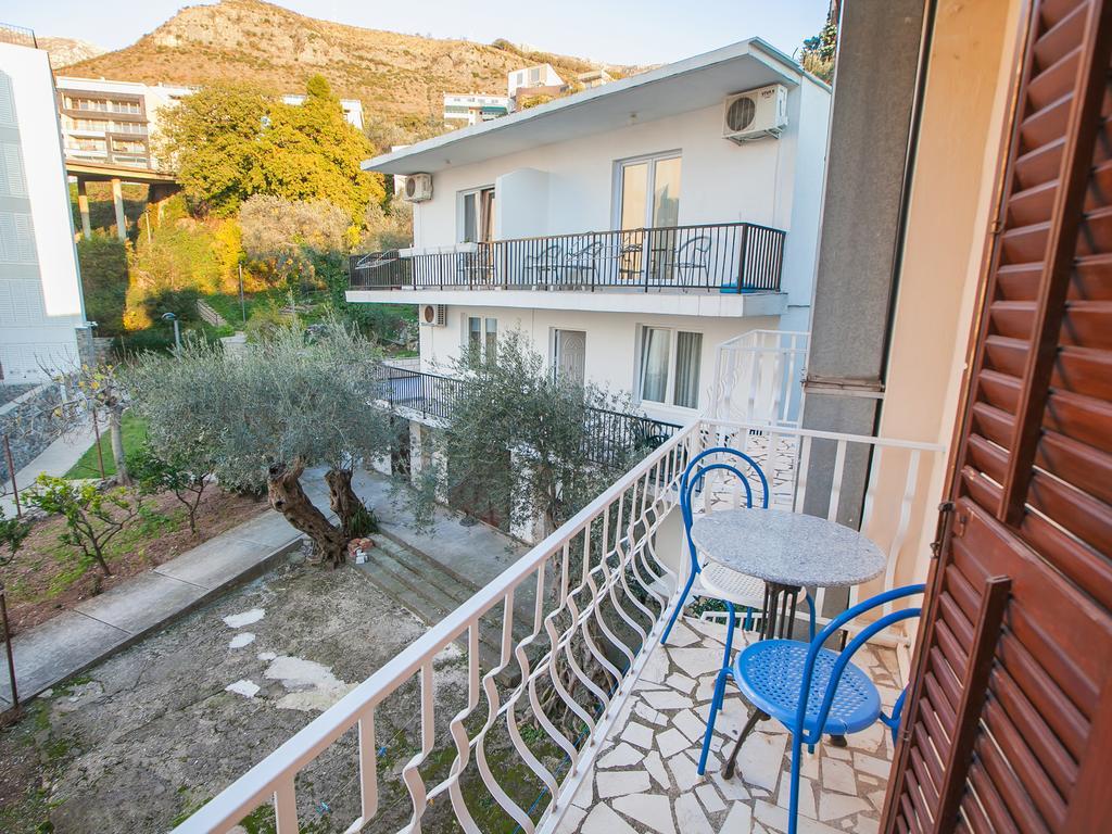 Mali Milocer Bay Accommodation Светі-Стефан Номер фото