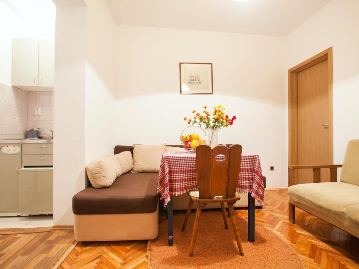 Mali Milocer Bay Accommodation Светі-Стефан Номер фото